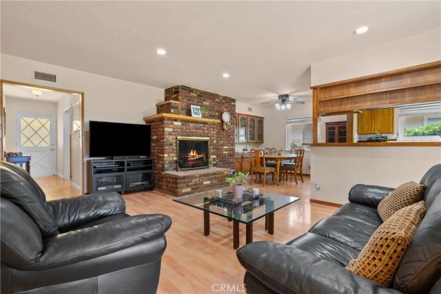 15927 Tupper Street, North Hills, CA 91343