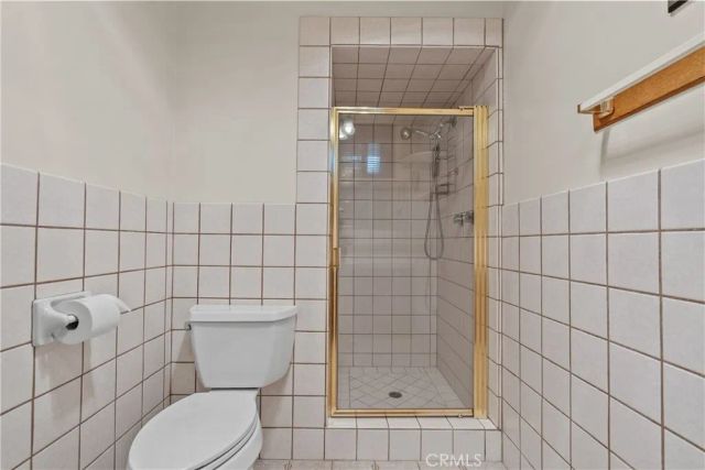 15927 Tupper Street, North Hills, CA 91343