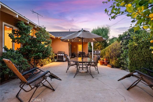 15927 Tupper Street, North Hills, CA 91343