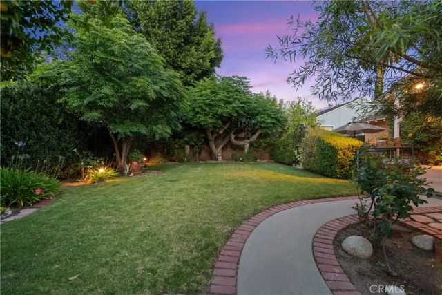 15927 Tupper Street, North Hills, CA 91343
