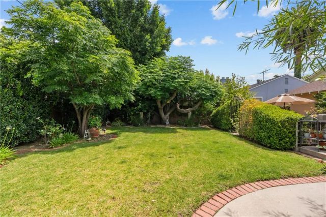 15927 Tupper Street, North Hills, CA 91343