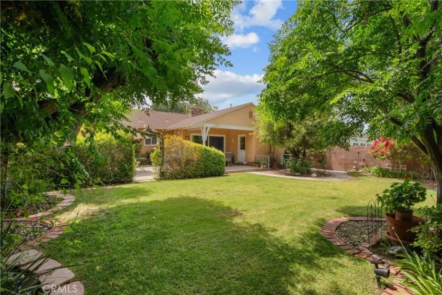 15927 Tupper Street, North Hills, CA 91343