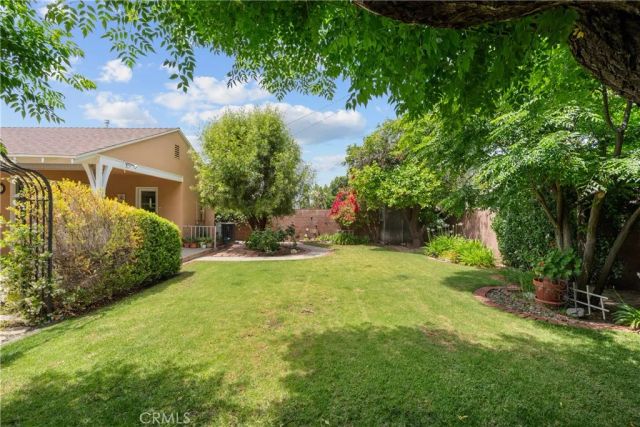 15927 Tupper Street, North Hills, CA 91343