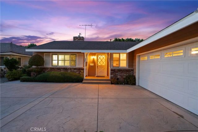 15927 Tupper Street, North Hills, CA 91343