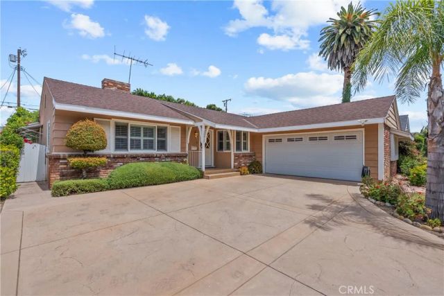 15927 Tupper Street, North Hills, CA 91343
