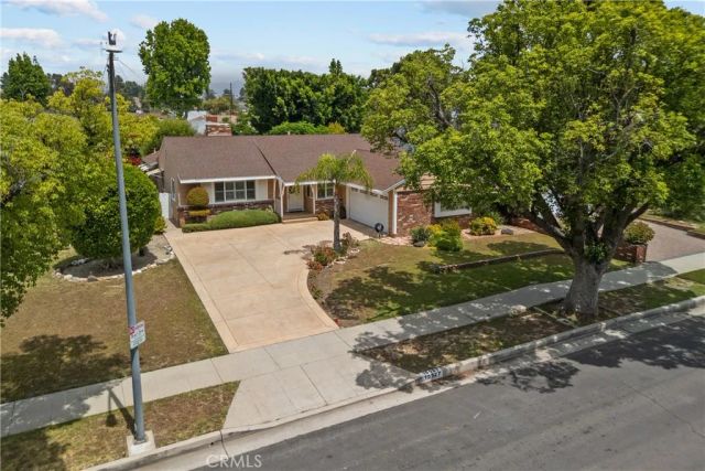 15927 Tupper Street, North Hills, CA 91343