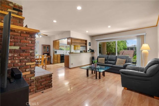 15927 Tupper Street, North Hills, CA 91343