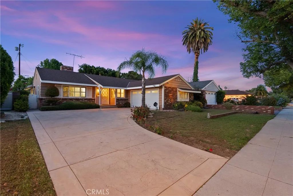 15927 Tupper Street, North Hills, CA 91343