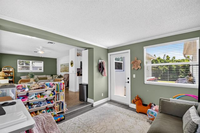 1446 W Perry Street, Lantana, FL 33462