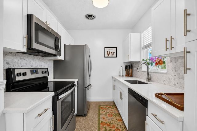 1446 W Perry Street, Lantana, FL 33462