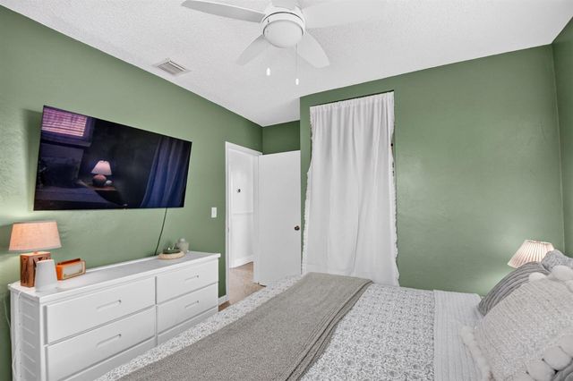 1446 W Perry Street, Lantana, FL 33462