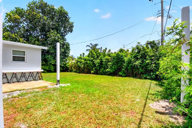 1446 W Perry Street, Lantana, FL 33462