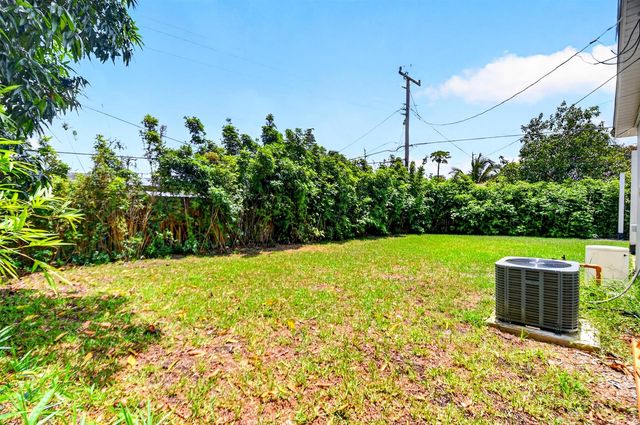 1446 W Perry Street, Lantana, FL 33462