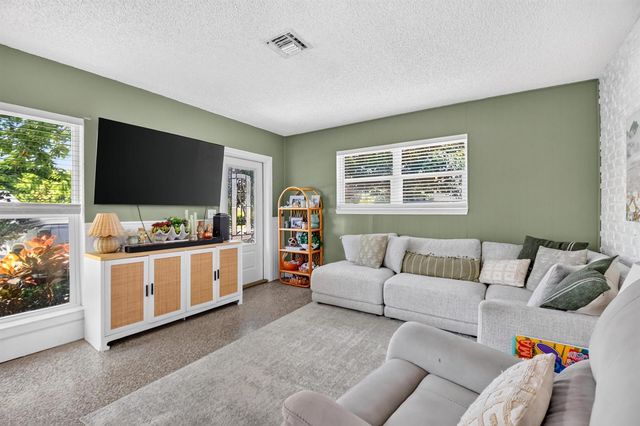 1446 W Perry Street, Lantana, FL 33462