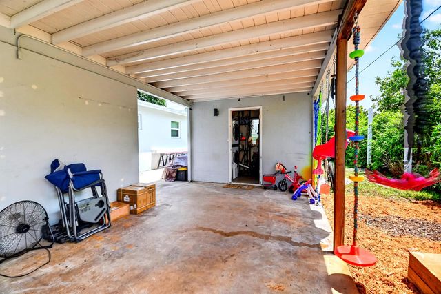 1446 W Perry Street, Lantana, FL 33462