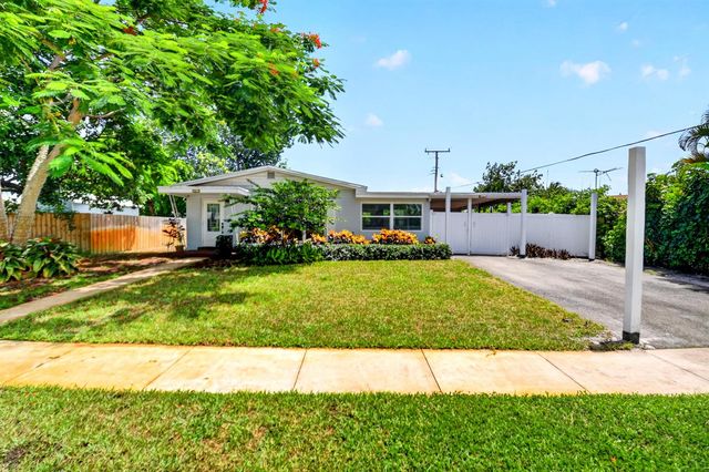 1446 W Perry Street, Lantana, FL 33462
