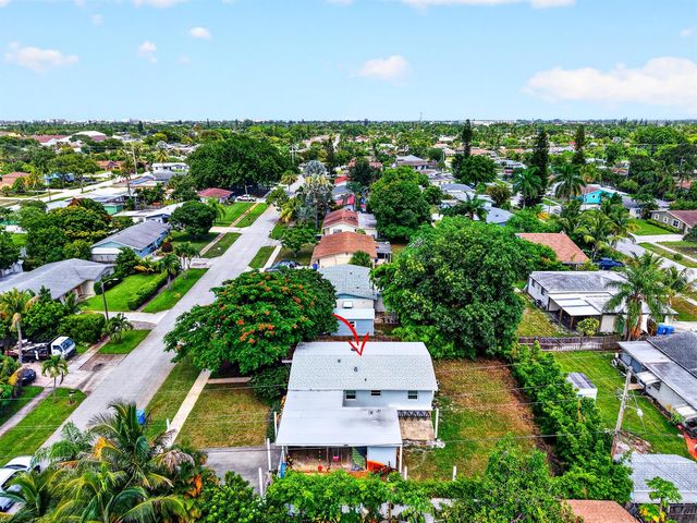 1446 W Perry Street, Lantana, FL 33462