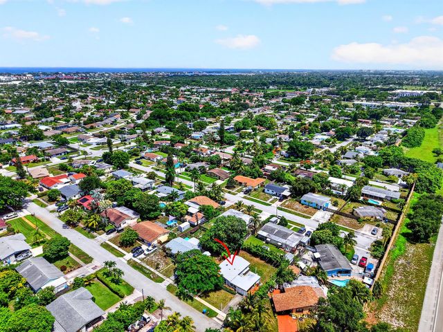 1446 W Perry Street, Lantana, FL 33462
