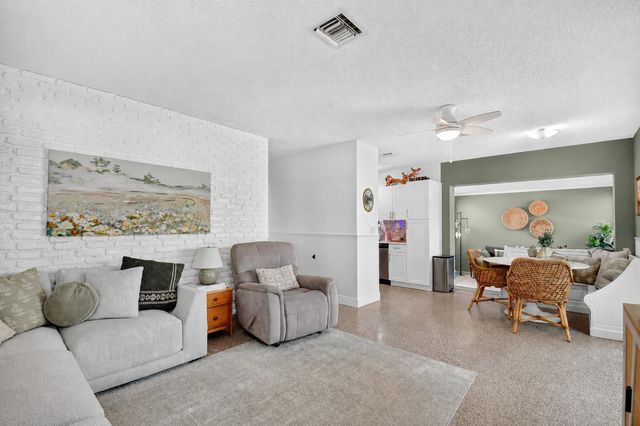 1446 W Perry Street, Lantana, FL 33462