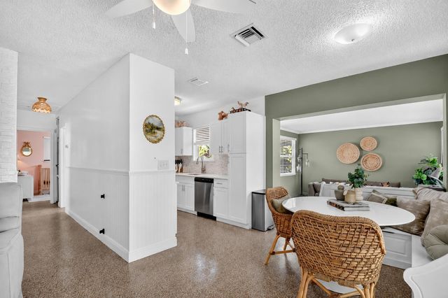 1446 W Perry Street, Lantana, FL 33462