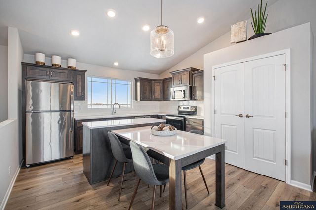 5405 N 182 Street, Elkhorn, NE 68022