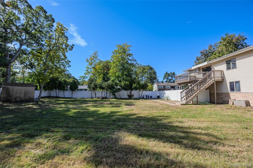 41 Powell Avenue, Farmingville, NY 11738 — photo 4