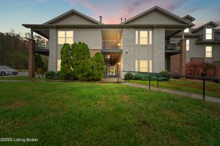 7309 St Andrews Woods Cir 105, Louisville, KY 40214