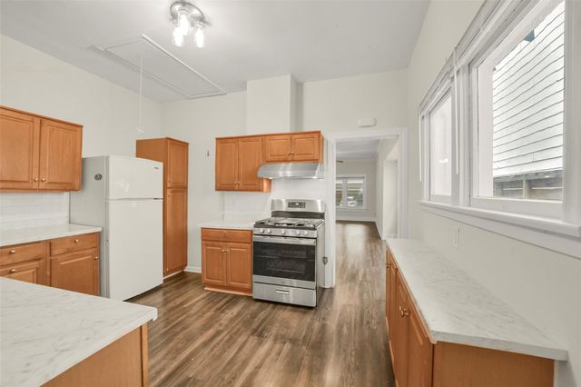 1120 Willard Street, Houston, TX 77006