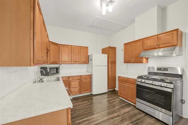 1120 Willard Street, Houston, TX 77006