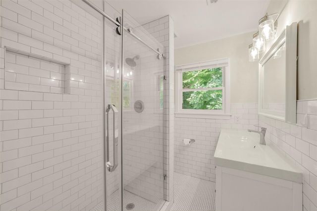 1120 Willard Street, Houston, TX 77006