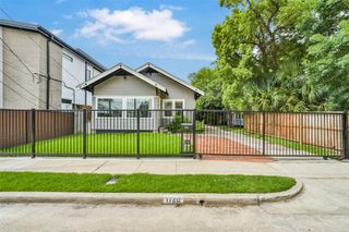 1120 Willard Street, Houston, TX 77006