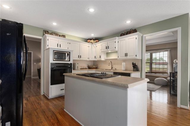 605 W Kirkpatrick Street, Odessa, MO 64076