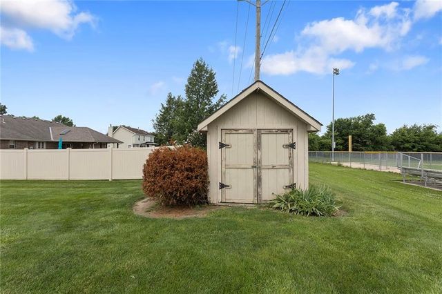 605 W Kirkpatrick Street, Odessa, MO 64076