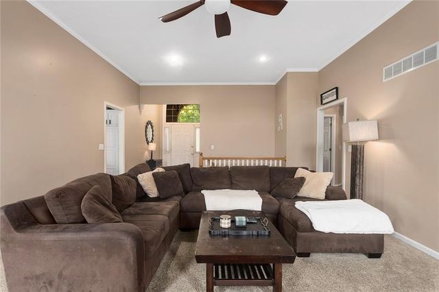 605 W Kirkpatrick Street, Odessa, MO 64076
