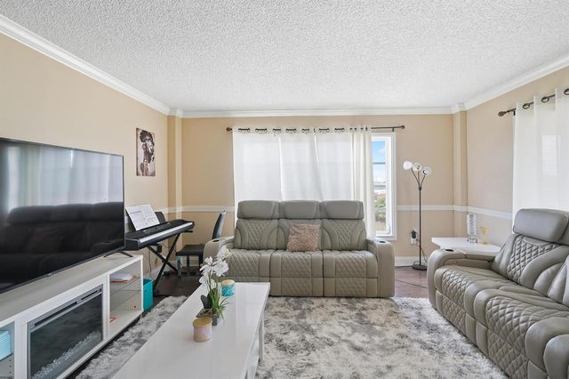 4174 Inverrary Drive 701, Lauderhill, FL 33319