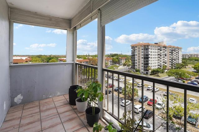 4174 Inverrary Drive 701, Lauderhill, FL 33319