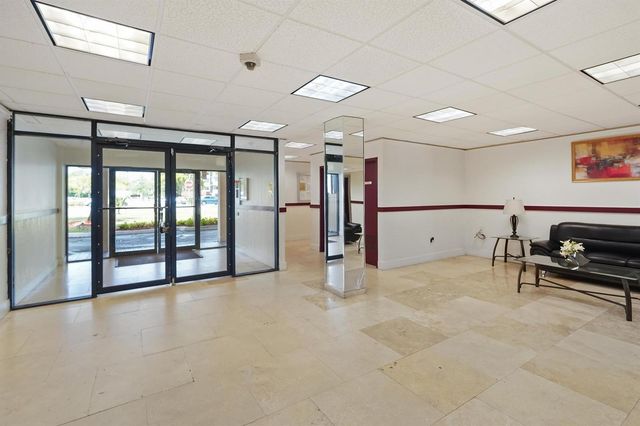 4174 Inverrary Drive 701, Lauderhill, FL 33319