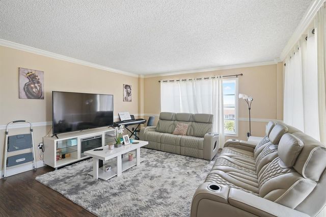 4174 Inverrary Drive 701, Lauderhill, FL 33319