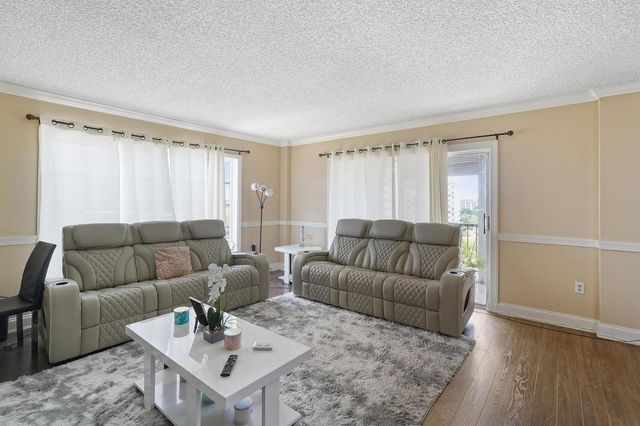 4174 Inverrary Drive 701, Lauderhill, FL 33319