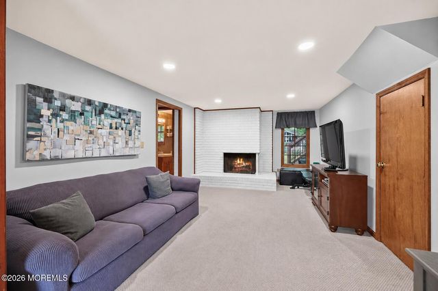 6 Mercury Street, Middletown, NJ 07748