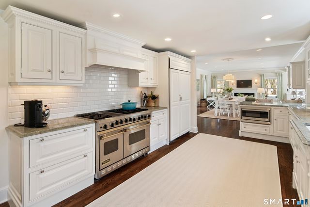 9 Point O Woods Road South, Darien, CT 06820