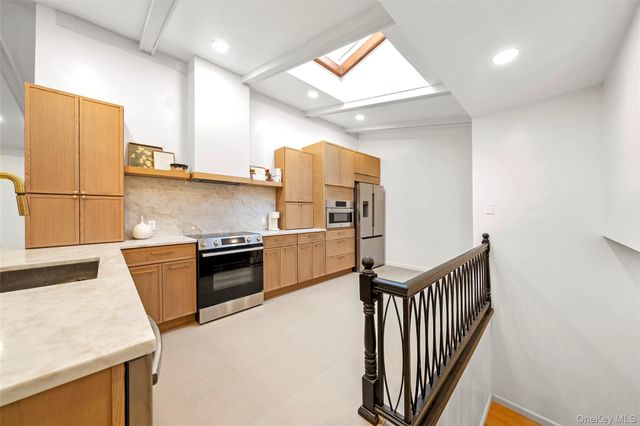 57 Virginia Lane, Thornwood, NY 10594