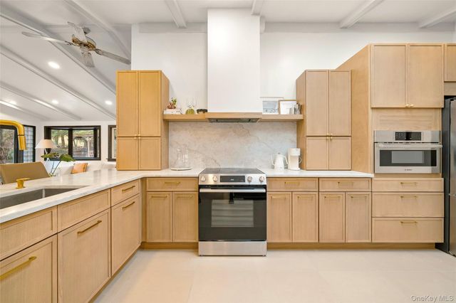 57 Virginia Lane, Thornwood, NY 10594