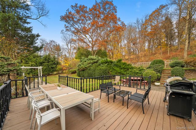 57 Virginia Lane, Thornwood, NY 10594