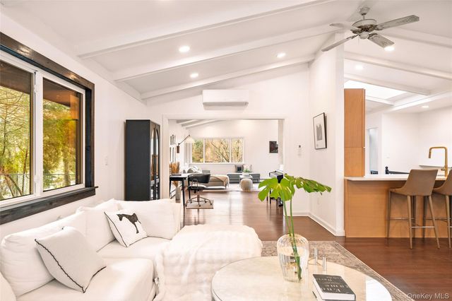 57 Virginia Lane, Thornwood, NY 10594