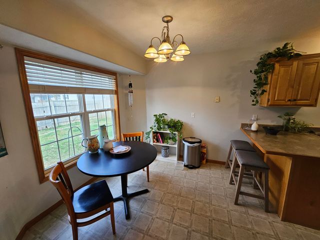 102 Kingsley Drive, Monett, MO 65708