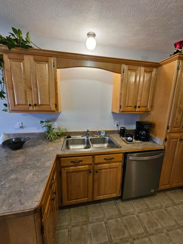 102 Kingsley Drive, Monett, MO 65708