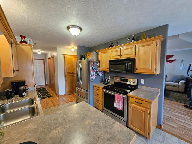 102 Kingsley Drive, Monett, MO 65708