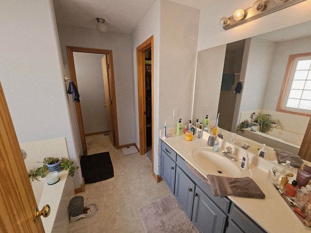 102 Kingsley Drive, Monett, MO 65708