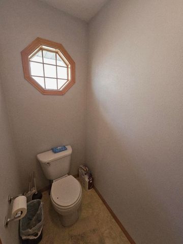 102 Kingsley Drive, Monett, MO 65708